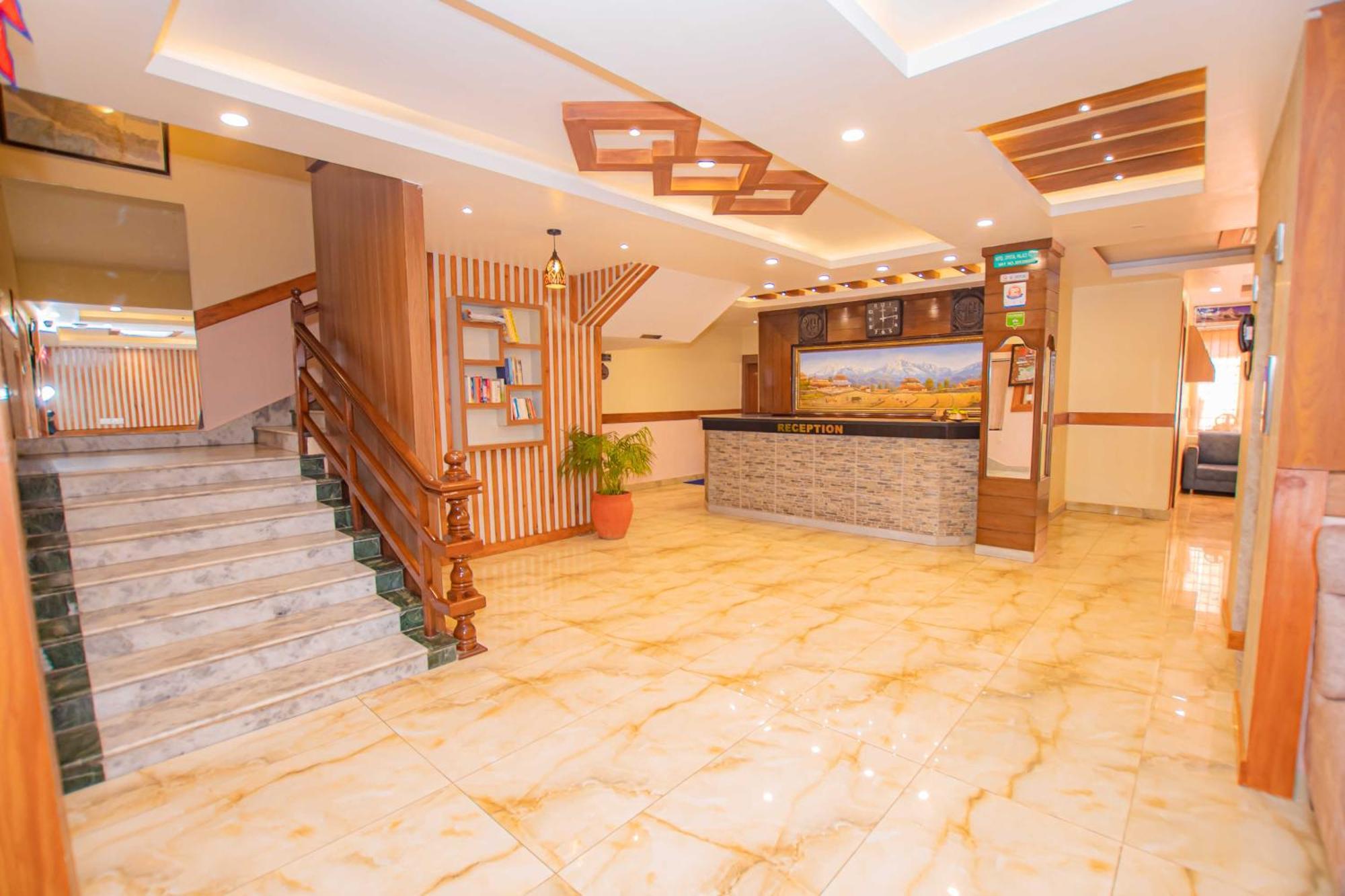 Hotel Crystal Palace Pokhara Exterior photo