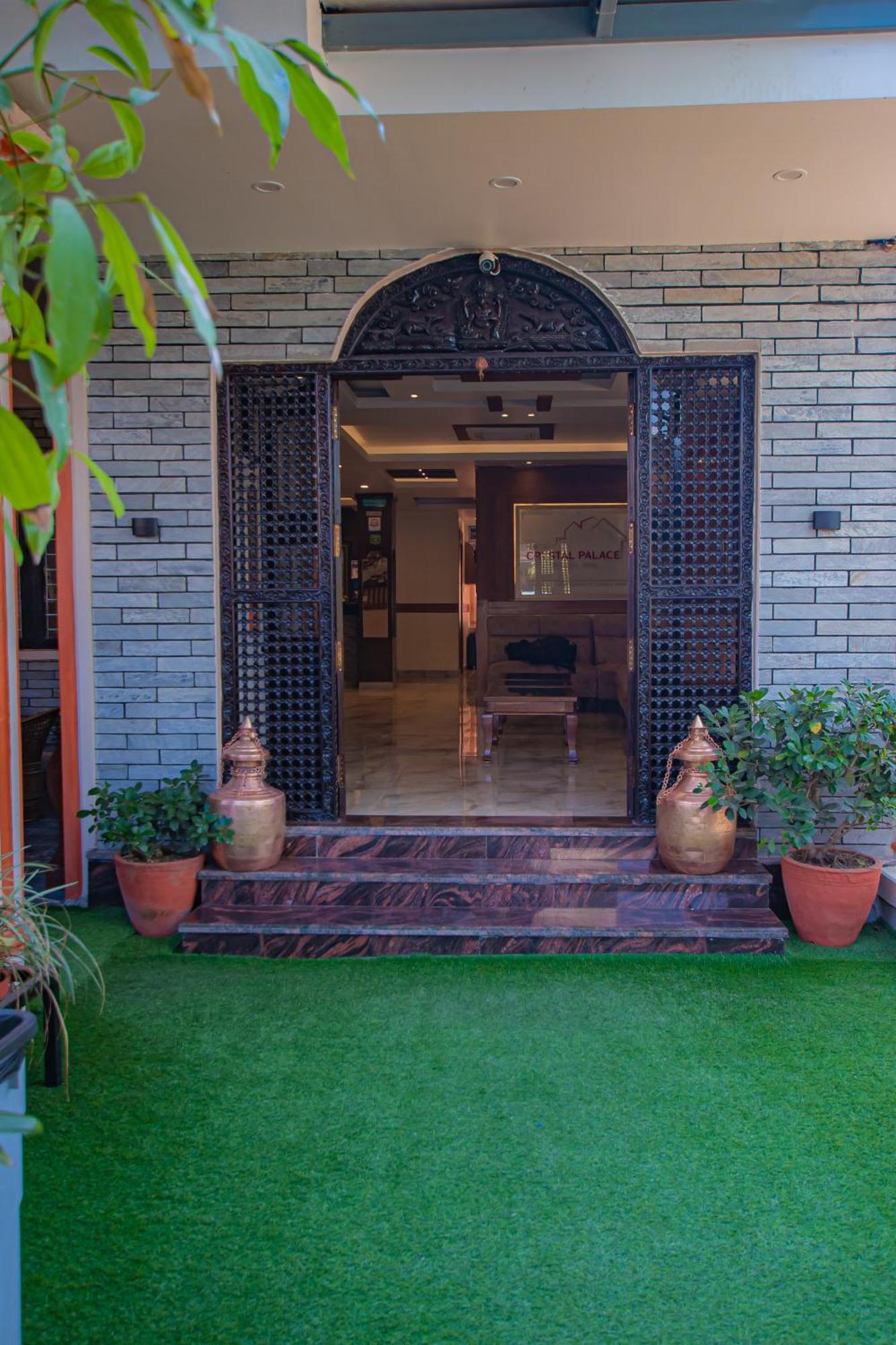 Hotel Crystal Palace Pokhara Exterior photo