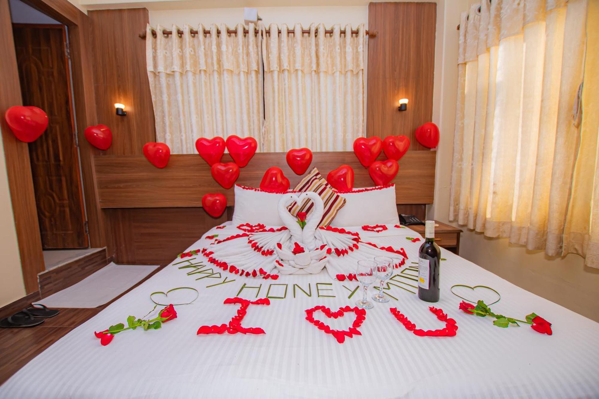 Hotel Crystal Palace Pokhara Exterior photo